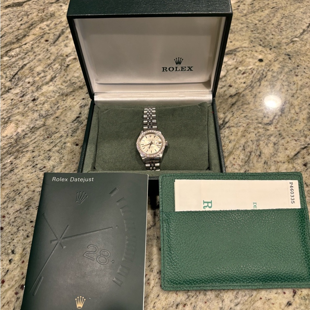 Rolex Silver Luxury Timepiece with Stainless Steel Band - Picture 3 of 10